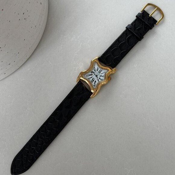 SKU0510‎ Retro Gold Asymmetrical Women Fashion Watch Stainless steel + gift bag